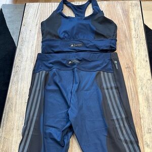 Running Adidas Marimeko Women's Blue and Black Leggings and sports bra